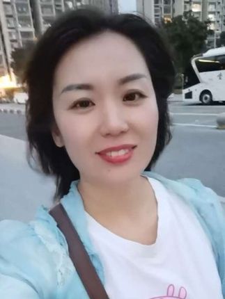 生活归于平淡,两点一线,虽无趣,但自由…