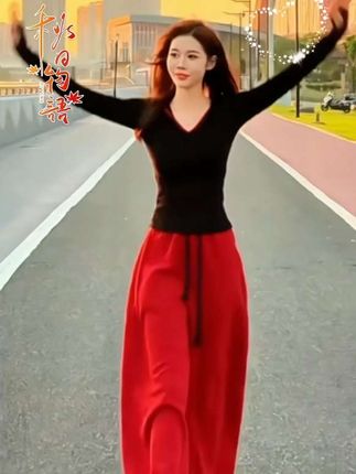 休闲运动套装女装秋季新款时尚长袖连帽卫衣短款上衣阔腿裤两件套#穿出自己的风格 #休闲减龄穿搭 #春秋穿搭 #时尚运动套装