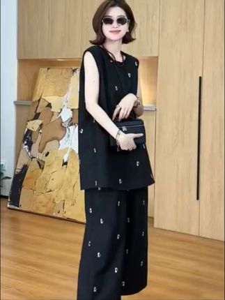 夏季新款梨型身材休闲气质两件套装显瘦无袖上衣九分直筒休闲套装# 气质套装#优雅大方得体 #很漂亮 #穿搭