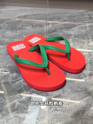 不要再去买100多的拖鞋,试试这款品牌人字拖,真正的经典款式 #拖鞋推荐 #我就爱这么过夏天 #透气舒适