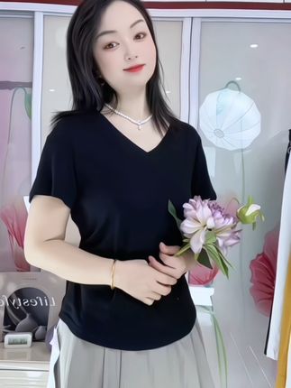 夏季新款短袖上衣女#夏季穿搭 #谁穿谁好看 #面料柔软舒适 #每日穿搭每日 #时尚减龄穿搭