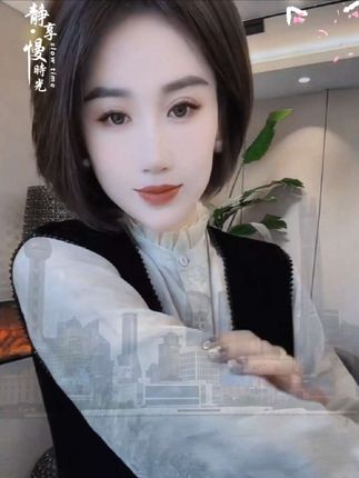 #早秋穿搭 #时尚穿搭 #丝绒马甲两件套 #洋气减龄#两件套