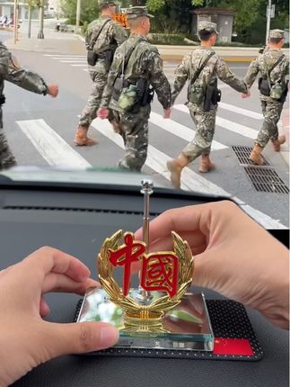#车载摆件 #摆台 #办公室好物 #车载香薰 #五星红旗🇨🇳