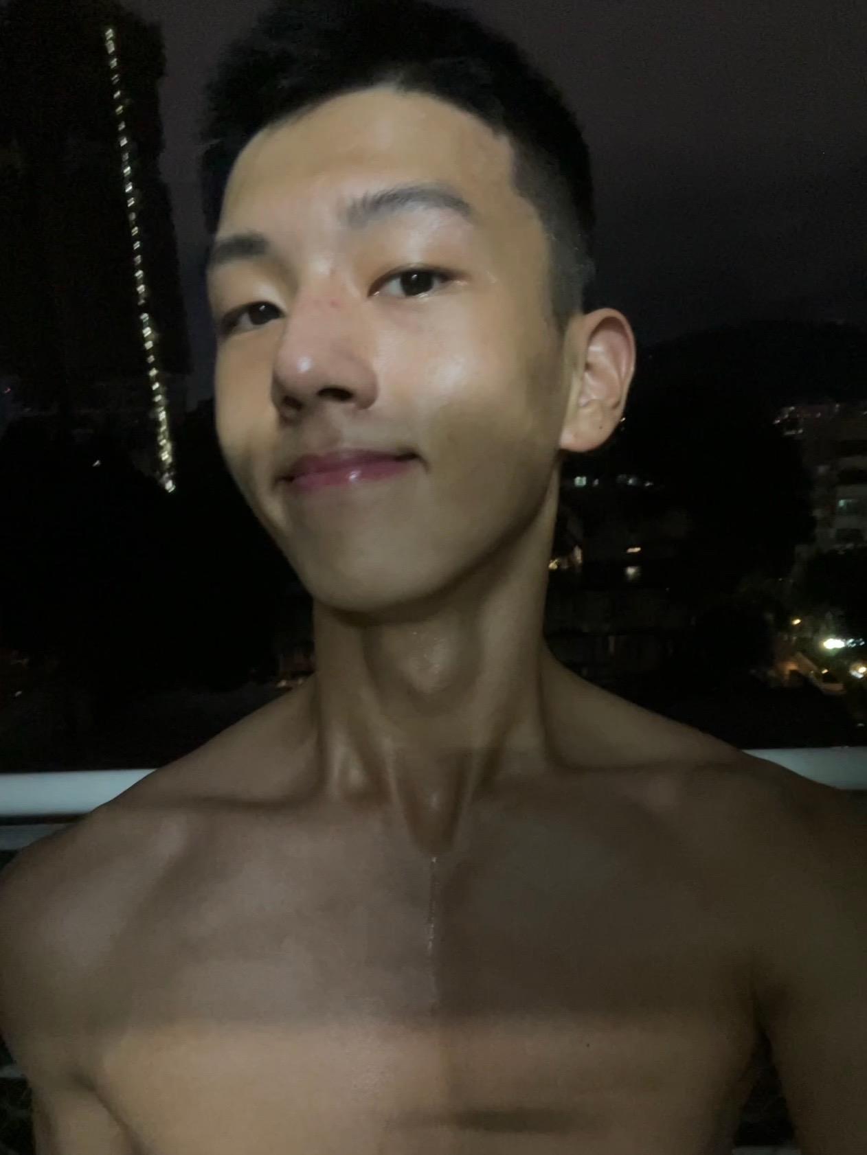 我的海军蓝背心 #自拍 #来个自拍 #单眼皮#阳光少男