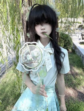 青山烟雨客 似是故人来 #汉洋折衷#短款马面裙 #三生都
