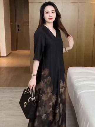 大码气质优雅洋气宽松遮肉夏季中长款过膝连衣裙#优雅气质 #遮肉显瘦穿搭 #面料舒适透气 #时尚洋气 #高端大气