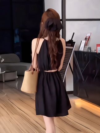 #超出片的度假风穿搭 #无法拒绝的温柔感小裙子 #穿美裙赴夏日之约 #无法拒绝温柔感小裙子 #穿出你的时尚你的感觉