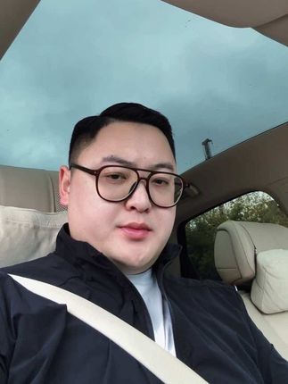 我为什么要对你热情 房租水电我自已交 衣服包包我自己买 饿了自己点外卖 生病了我能自己去看医生 无聊了能自己去看电影旅旅游 遇到挫折能自己抗 脸上用的身上戴的 都是我起早贪黑赚到的 到底是什么原因让你觉得一杯奶茶一个晚安就能追到我 你说我为什么要对你热情 就凭你一句喜欢我 就允许低成本甚至零成本持有我吗