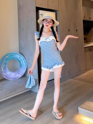 新款儿童连体吊带泳装,大童夏季带胸垫游泳衣 #泳衣准备好了 #这也太好看了 #连体泳衣 #女童泳衣 @巨量千川