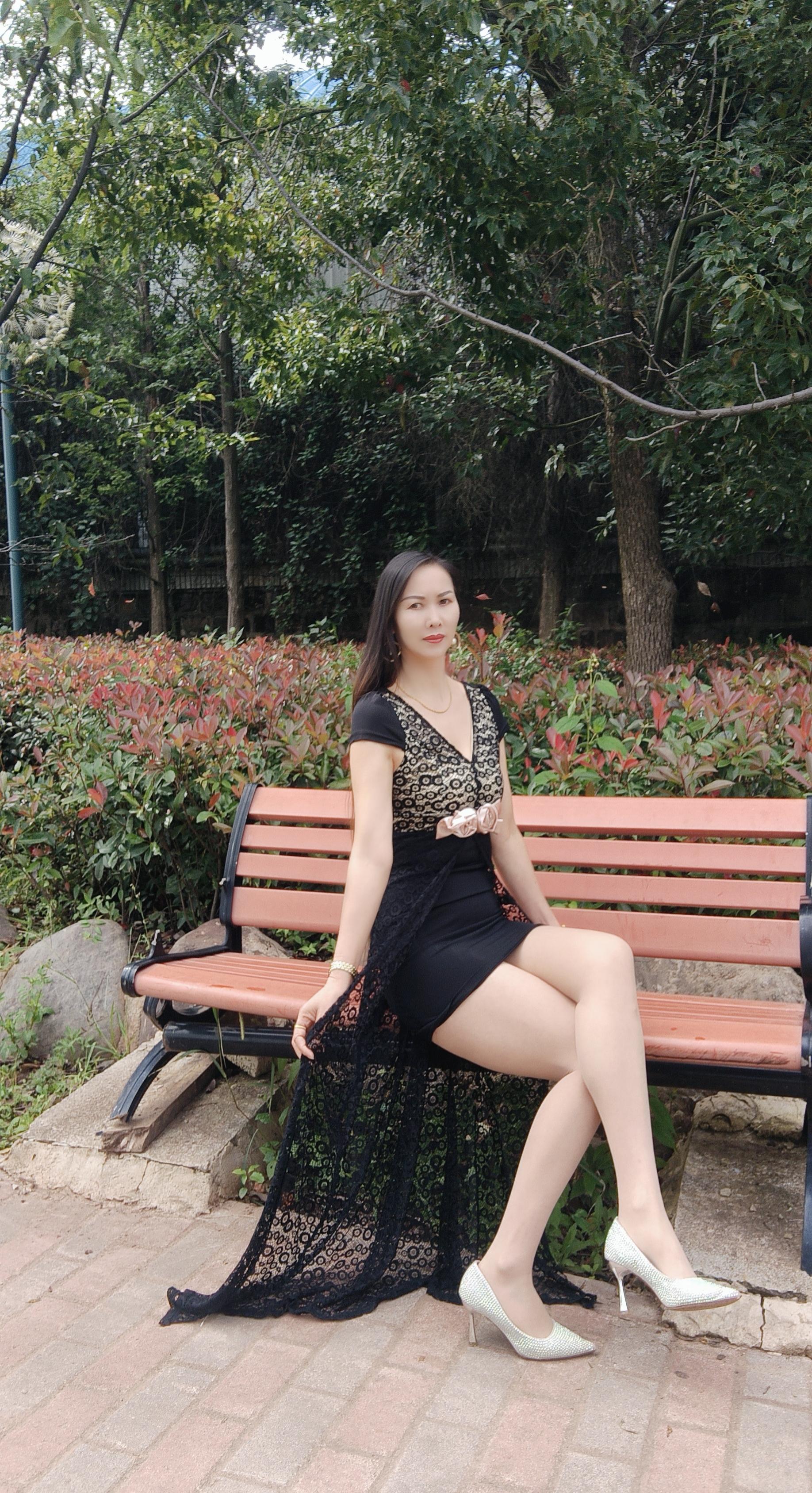 @云南美姐 人这一生总有那么一个人,能陪你一程,却陪不了你一生,没有一辈子的情,却有一辈子的思念,