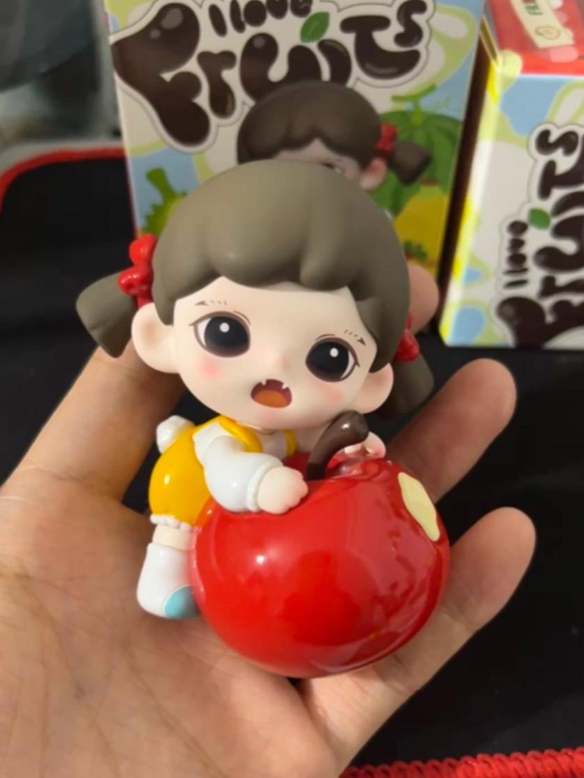 好朋友 送我一个可爱的水果妹妹,谢谢!#爱了爱了 #zoraa #潮玩手办 #盲盒 #礼物