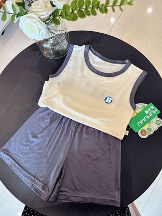 家里有容易出汗小宝贝的看过来!这款莫代尔背心套装,简直是夏日救星✨凉丝丝、滑溜溜,轻盈又透气,穿在身上舒服得像没穿~品质超抗打,价格还超贴心,妥妥的夏季必备儿童家居服、睡衣!有娃家庭闭眼入,给娃的夏日舒适感安排上 #儿童家居服 #夏季必备 #儿童睡衣#夏季新款#超便宜超划算
