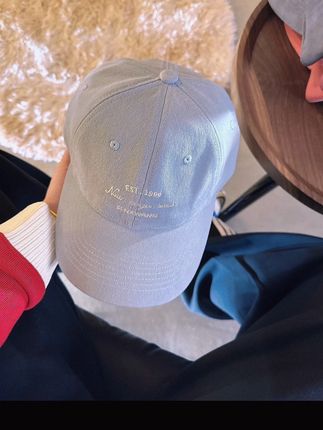 秋冬带棒球帽也太绝了,版型超正显脸小,修饰颧骨很自然,材质百搭不挑衣#棒球帽 #帽子 #高颜值 #帽子拍大片 #今日分享