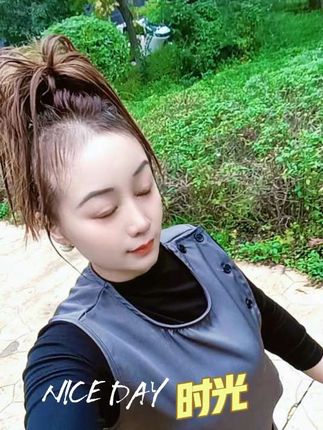 人生需要的不是执着 而是回眸一笑的洒脱 心有多美,生活就有多好 兜兜转转 生活不过一份简单 购物来我主页