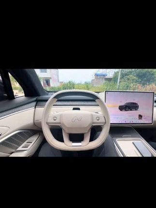乐道90的HUD投影凹槽里面容易藏灰,经常擦容易擦出划痕,这款八代镜面HUD保护罩0反光0折射,脏了清洗保护罩即可。#乐道汽车 #乐道l90