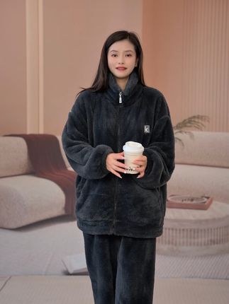 怀抱既然不能逗留 何不在离开的时候… #好物推荐 #睡衣家居服 #保暖又好看 #加绒加厚 #男装