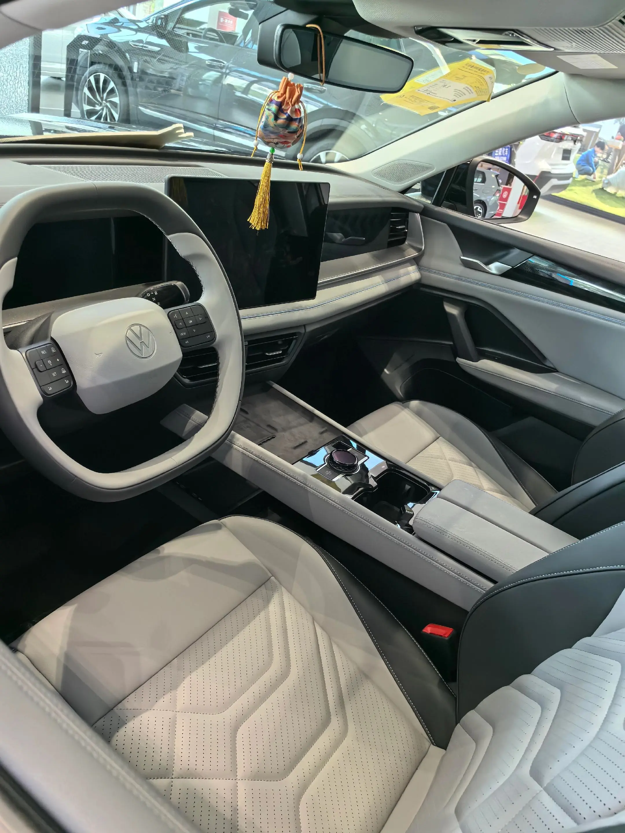 挑选家用SUV,除了看三大件,外在辨识度与车内智能体验同样关 - 抖音