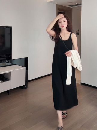 上身显瘦百搭,超级好看的,谁穿都好看#显瘦穿搭 #连衣裙 #显瘦显高显腿长 #气质这一块拿捏死死的 #遮肉显瘦