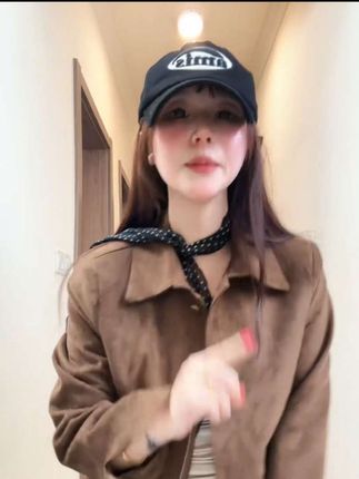 #外套穿搭 #酷女孩穿搭 #夹克上衣女 #美拉德穿搭 #秋冬穿搭