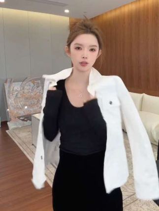 @赵婉诺(爆款精选)  #上热授 #琥珀系才是松弛感天花板  #随机穿搭挑战  #早秋穿搭公式来了#时尚穿搭女装  @DOU+小助手 @赵婉诺(直播精选)