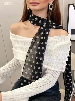 一分钟丝巾系法✅零难度,轻奢百搭实用波点丝巾,轻松让穿搭更出众,超百搭超多系法,无论是日常上班还是出门逛街、旅行都能轻松拿捏,搭配裙子,吊带,一字肩,衬衫,牛仔裤,套装都非常合适,快艾特你的好闺闺一起安排吧! #丝巾 #围巾 #丝巾系法大全 #围巾系法 #穿搭