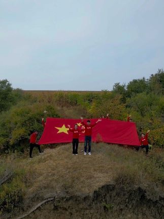 来自全国各地的祝福,你们都是哪里的,让我们一起祝愿我们的祖国,繁荣昌盛,国泰民安!#热爱祖国 #爱祖国 #庆祝