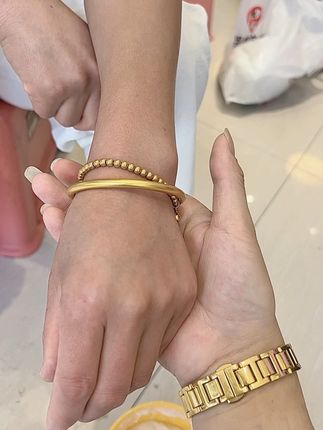 美女来拿铜合金手镯,不褪色超逼真!