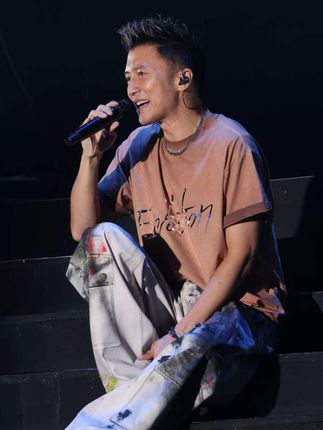 入了心的人怎么可能说忘就忘#谢霆锋重庆演唱会 #谢霆锋