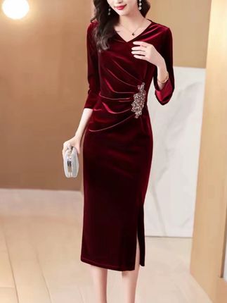 #上热门🔥 #夏季穿搭 #酒红色金丝绒连衣裙新款气质喜婆婆婚宴装礼服长袖宴会@DOU+小助手