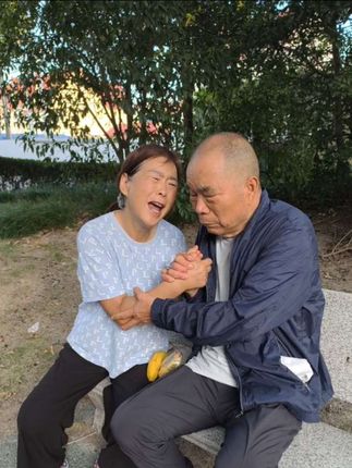 @抖音小助手 #搞笑对口型#夫妻真情实感真情演绎@@ 荣姐《尊师》风云 招收学员