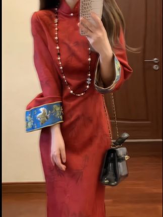 秋天一定要尝试一次新中式~#改良旗袍穿搭 #重工刺绣 #国风新时尚 #中式服装 #中式礼服
