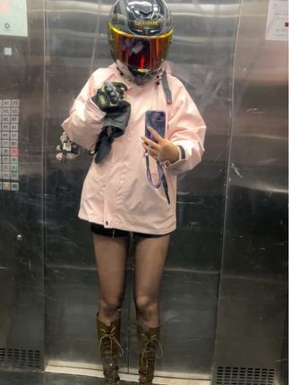 夜行一定要穿靴子配黑丝啦#原相机拍摄 #女骑 #170cm女生
