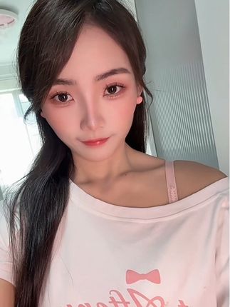 今天是日常分享,女孩子真的要学化妆,好好经营自己,好好爱自己,让自己越来越美,越来越优秀才是真理,你若优秀,其他的只是领上添花🎀#化妆师小姐姐一枚 #化妆分享 #生活分享