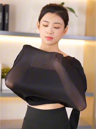 秋冬怕冷想要温度又要风度的姐妹,就穿这款超薄隐形#玻尿酸美肤衣 巨巨巨好穿!亲肤柔软修身显瘦又暖和不臃肿#高弹性打底衣#超薄保暖衣#贴身衣物#美肤衣