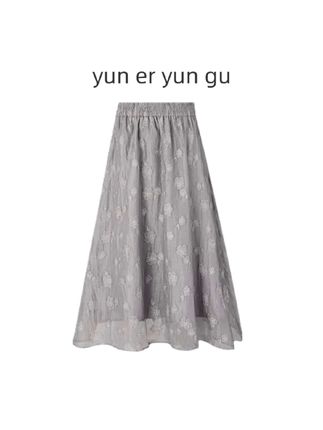 这条半身裙,简直是遮肉显瘦的神器。巧妙的版型设计,轻松把肉肉藏起来,展现出你曼妙的身姿。而且呀,面料舒适透气又凉快,夏天穿完全不会觉得闷热,仿佛自带小空调,每一寸肌肤都能畅快呼吸~