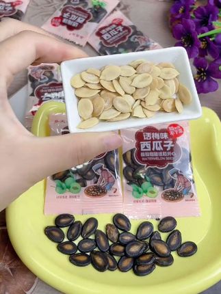 爱吃瓜子别错过!乔太太话梅西瓜子太懂味了,话梅的酸香渗进每颗瓜子里,一嗑轻松开,酸甜不齁,吃再久都不腻。过年囤满罐,追剧聊天超适配~#话梅#瓜子#零食推荐#追剧小零食#妈呀太香了 #零食推荐