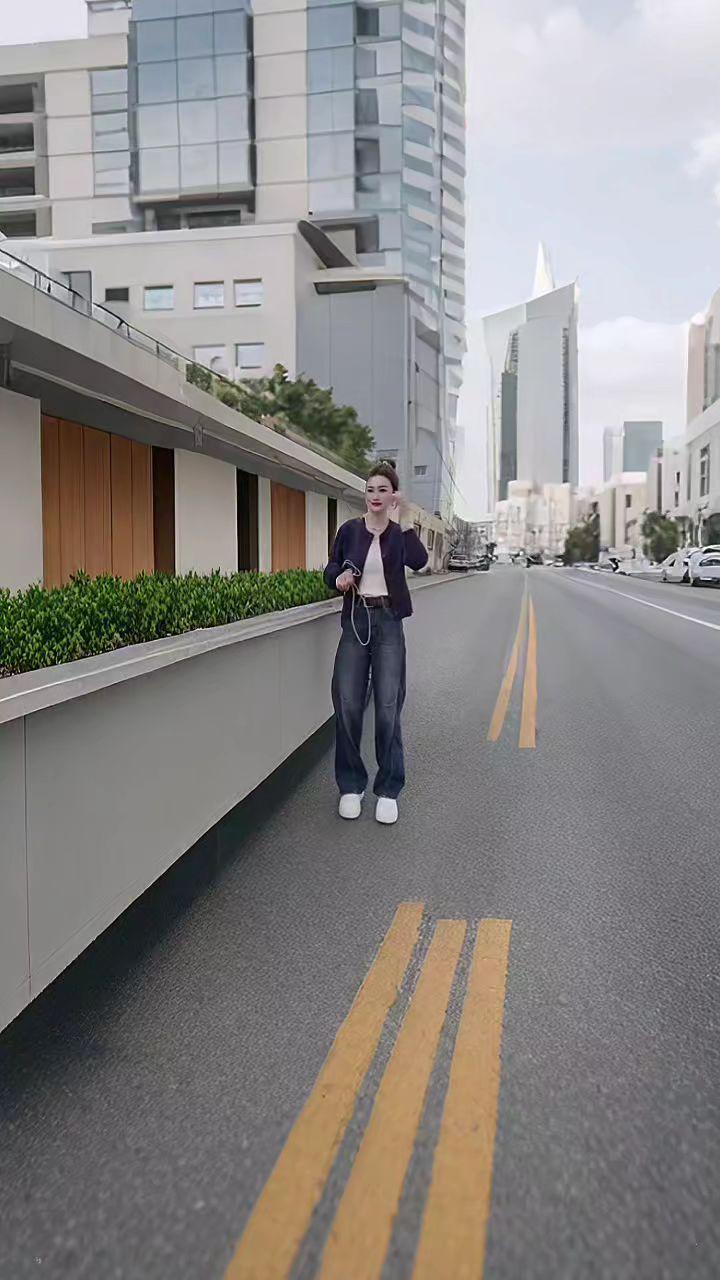 #简约穿搭 #时尚气质穿搭 #春秋穿搭 #高级穿搭 #牛仔裤穿搭