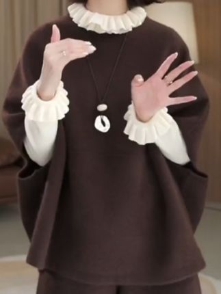上衣宽松慵懒显瘦+短裤减龄百搭裤+打底针织衫BB50418 #这也太好看了 #时髦精 #气质范 #气质套装 #精致女人必备 @DOU+小助手