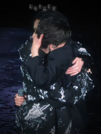 怎么唱情歌我们唱到眼睛都红了 #bkpp #马群耀林祎凯 #Billkin #pp #演唱会