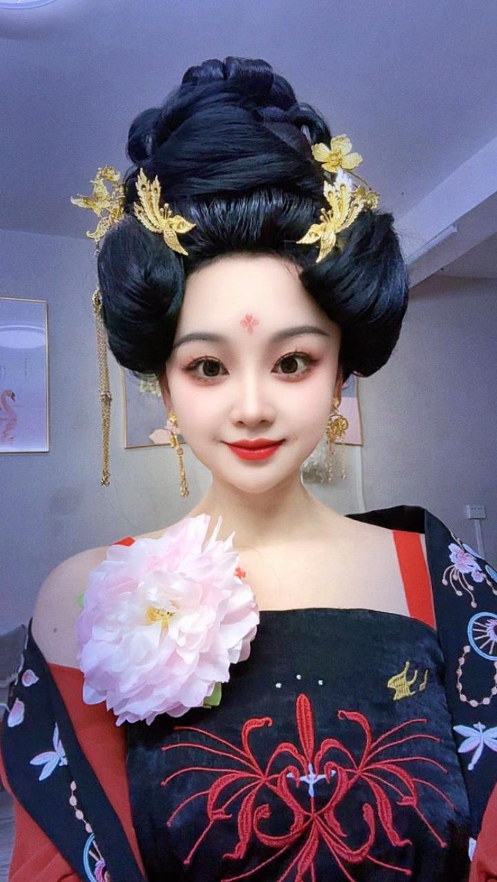 一方水土养一方人 圆圆的地球养出圆圆的我。#妆面记录 #汉服妆发 #国风古韵