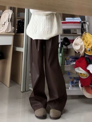 我的入秋神裤!必须跟你分享~#今日穿搭#梨形身材穿搭#皮裤#秋冬氛围感#ootd穿搭