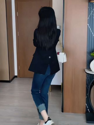 后背开叉小#西装外套 女2025春秋气质宽松休闲洋气西服外套女装上衣#高级感穿搭 #修身显瘦 #气质穿搭 #显瘦显高显气质