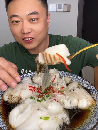 来自深海鳕鱼,没有小刺,肉质鲜嫩,清蒸8分钟即熟#海鲜 #这个真的太好吃了