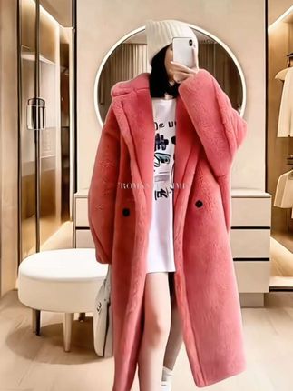秋冬泰迪熊大衣时尚保暖长款绒大衣#早秋中性风穿搭#潘通秋季流行色你看懂了吗 #早秋韩系氛围感穿搭 #摆脱路人感的小个子女生穿搭 #简约休闲风穿搭太耐看了@DOU+小助手