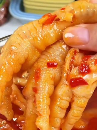 #好吃到停不下来 #追剧小零食 #太好吃了 #解馋 #鸡爪 好吃到停不下来的无骨鸡爪,赶紧囤起来吧