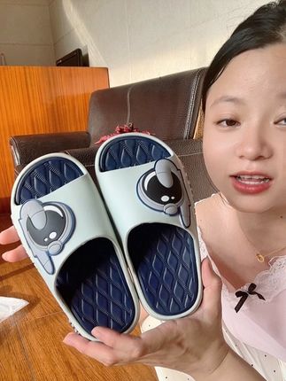 姐妹们捡漏了!就这个#凉拖鞋 太可爱了,上脚舒适轻便又防滑,关键价格很合适,闭眼入#儿童凉拖鞋 #软底软面穿上超舒服 #超便宜超划算 #爆款热卖中