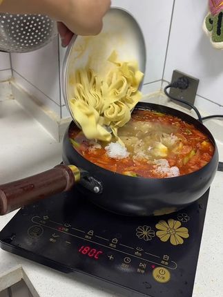 这个降温天气喝一碗丸子头太暖胃了#丸子汤做法 #大肚锅 #厨房好物 #大肚锅煲汤煮面锅