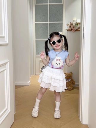 小狗背心搭配蛋糕裙太可爱了,上身甜美又洋气#韩版童装 #女童甜美套装 #高品质童装 #生女儿就是用来打扮的