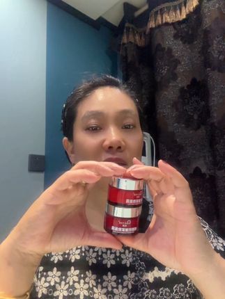 倾颜抗皱精致面霜 专门针对皮肤干燥有细纹暗黄的,他呢补水保湿紧致效果不错#自用好物分享 #美妆 #美妆蛋 #撸货 #保养秘诀