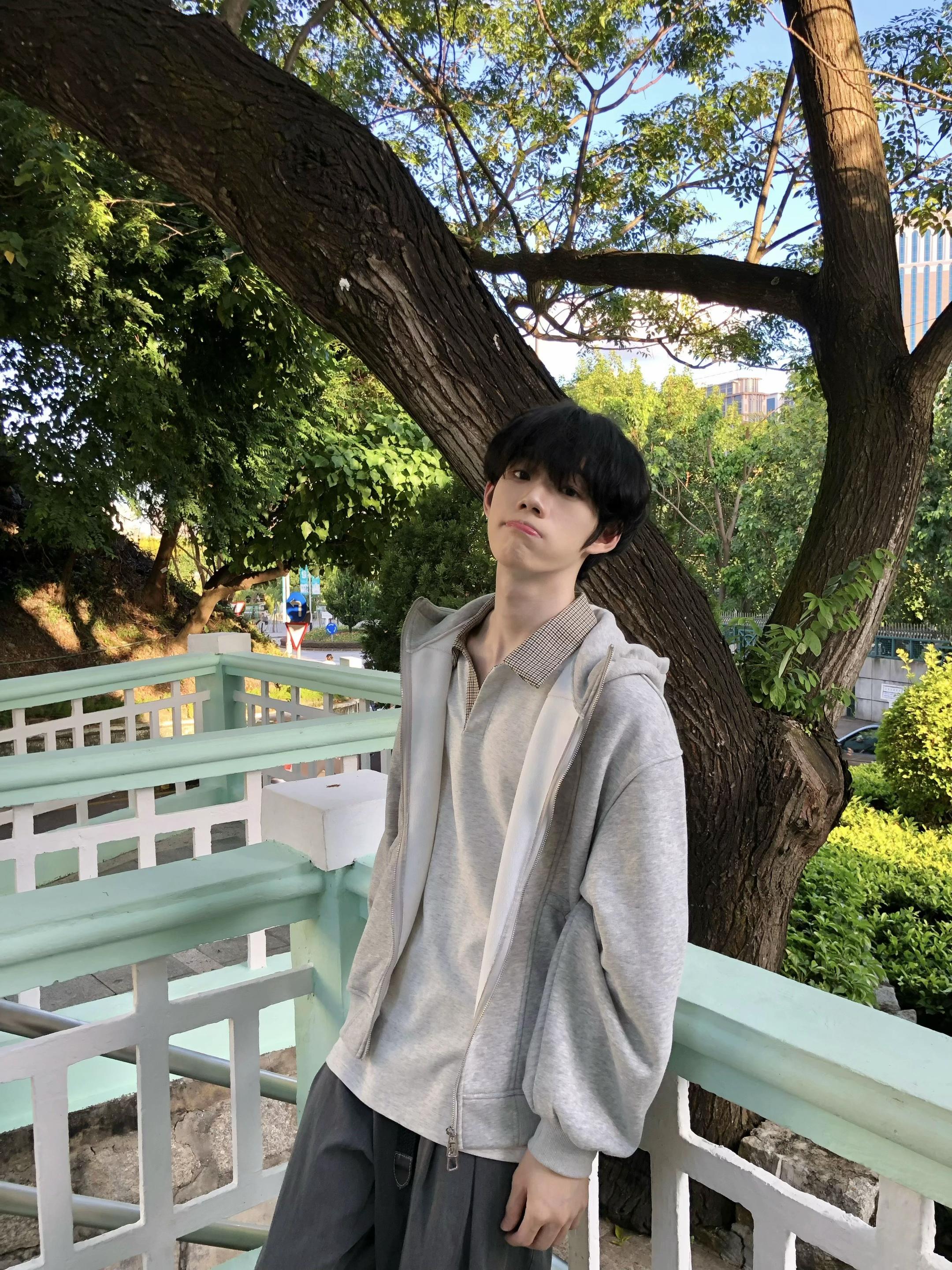 是笨蛋也会喜欢我嘛。#少年感#阳光#随拍